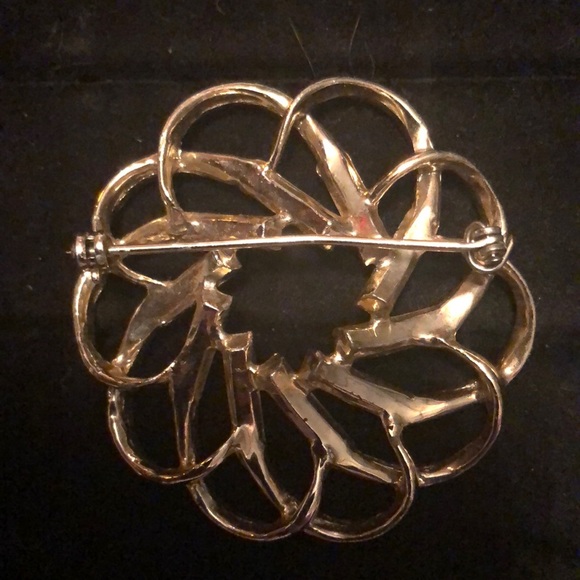 NWOT Beautiful Gold Tone Rhinestone Brooch - Picture 2 of 5